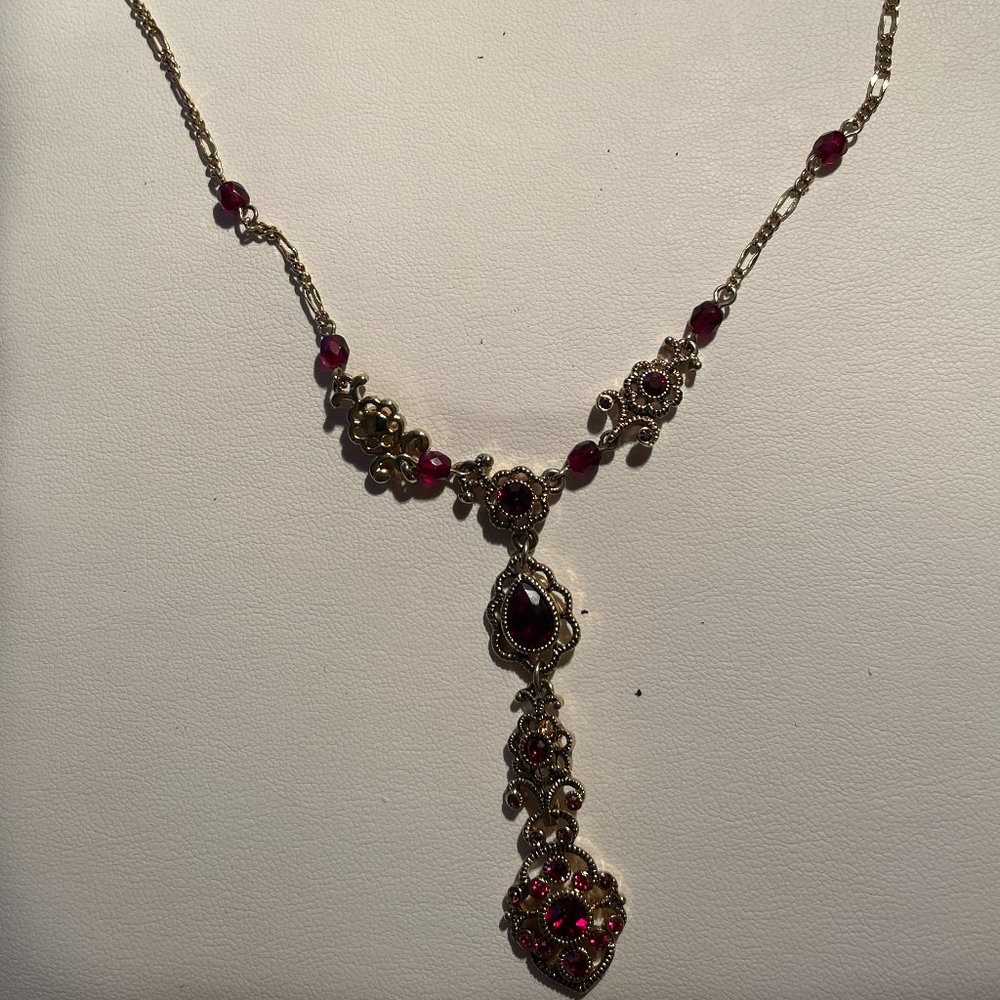 Carolee gold tone red statement necklace